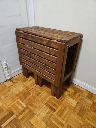 Conjunto de Mesa y 4 Sillas de Jardín