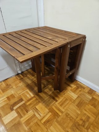 Conjunto de Mesa y 4 Sillas de Jardín