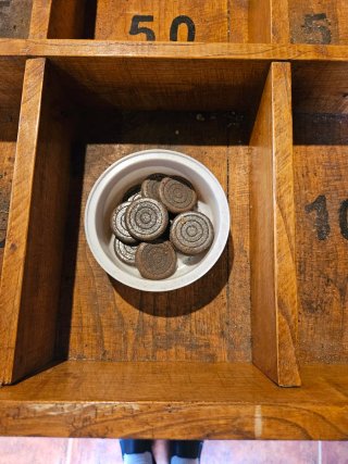 Juego de la Rana en madera de castaño.