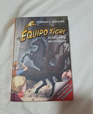 El fantasma del picadero: una serie de novelas ...