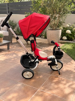 Triciclo de paseo rojo