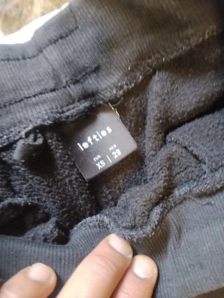 Varias camisetas y pantalones.todo en buen estado