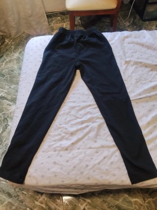 Varias camisetas y pantalones.todo en buen estado