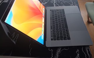 MacBook Pro 15 2017 i7 16GB 256GB Touch Bar