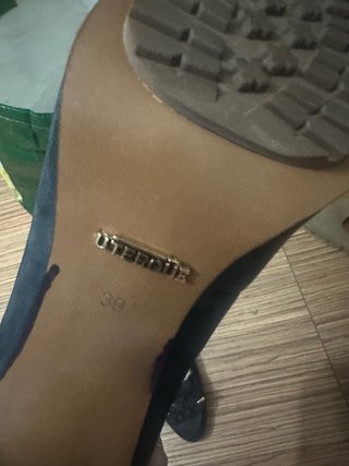 Tacones UTERQUE negros