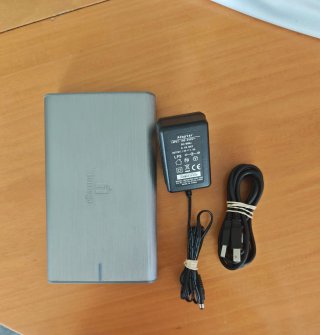 Disco duro externo Iomega 1TB