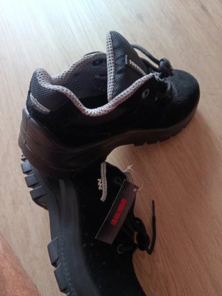 Zapatos de trabajo KINGSMANN con puntera de hierro