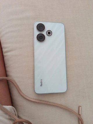 Xiaomi Redmi 13 Pantalla Rota, funciona genial.