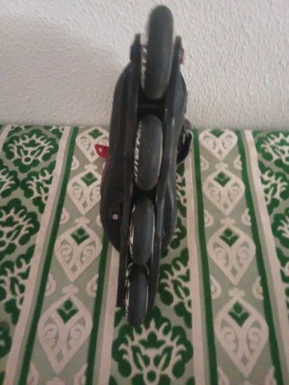 Patines en línea negros