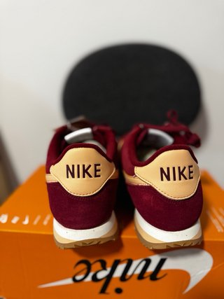Nike Cortez Team Red Beige