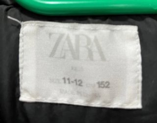 Chaqueta Zara Negra con Capucha