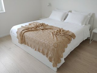 Grande telo realizzato a mano all'uncinetto '70