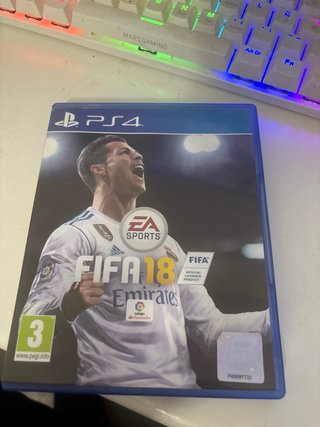 Pacchetto FIFA 18 e FIFA 23 (PS4)
