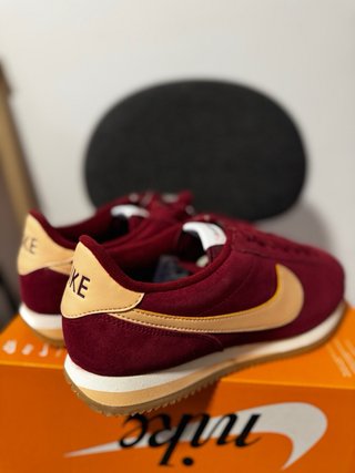 Nike Cortez Team Red Beige
