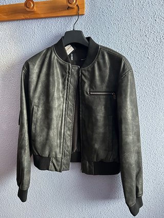 Chaqueta tipo bomber gris