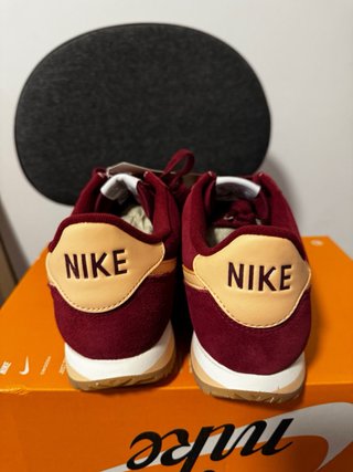 Nike Cortez Team Red Suede Beige