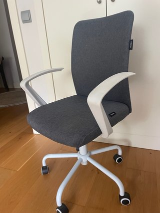 Silla de oficina Hbada gris y blanca