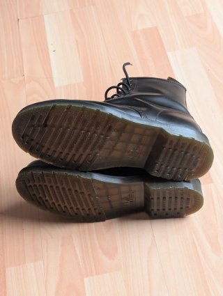Botas Dr. Martens Talla 43 Negro. Modelo 11822.