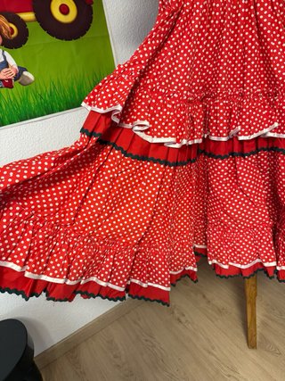 Traje de flamenca rojo con lunares blancos