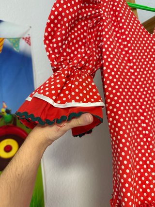 Traje de flamenca rojo con lunares blancos