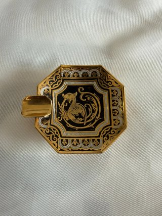 Cenicero Vintage con Detalle Ornamental
