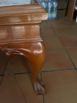 Mesa de centro clásica con mármol