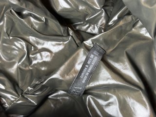 Chaquetón Plumón Zara caqui famoso