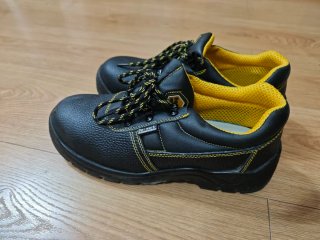 Zapatos de Trabajo Beework Negros y Amarillos