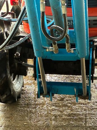 Tractor 18CV con pala y rotabator