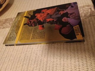 First Wave comic de Brian Azzarello