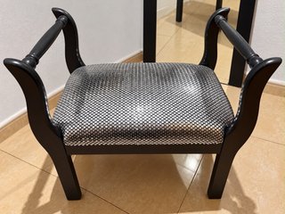 Banqueta Recibidor Negra y Plateada