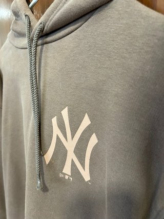 Sudadera New Era Yankees Marrón