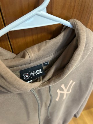 Sudadera New Era Yankees Marrón