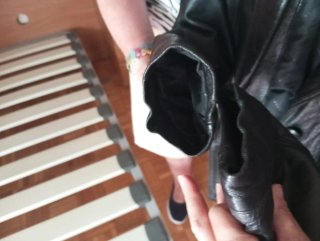 Chaquetón Negro de cuero.