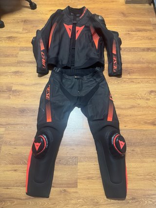 Mono de Moto Dainese (Chaqueta y Pantalón)