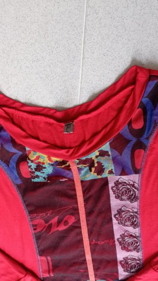 Vestido rojo manga larga tipo Desigual