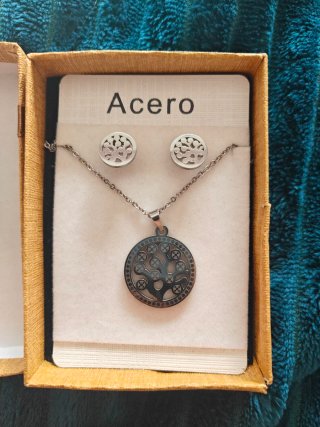 Conjunto collar y pendientes