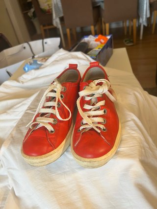 Zapatos rojos de piel