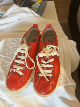 Zapatos rojos de piel