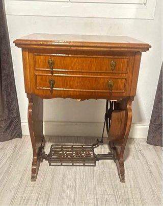 Mueble Máquina Coser Madera y Metal