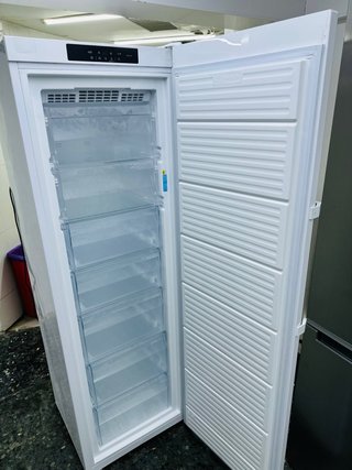 Congelador Vertical Indesit Blanco
