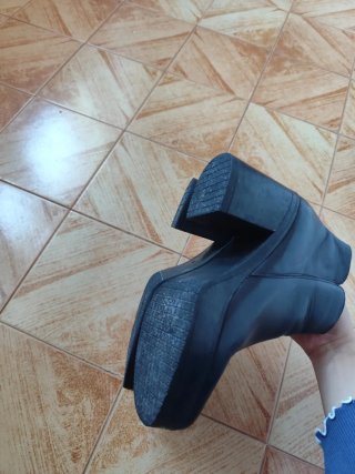 Botines negros de piel con plataforma