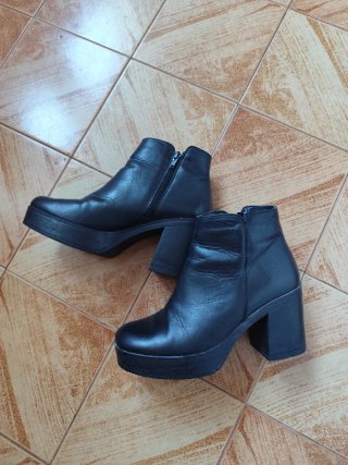 Botines negros de piel con plataforma