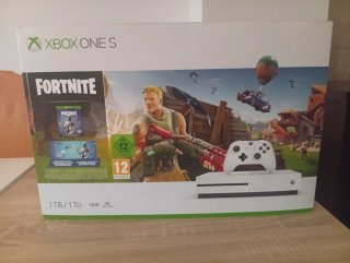 Scatola Console Xbox One S Edizione Fortnite
