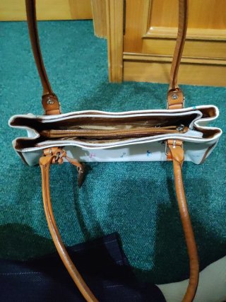 Bolso de mujer blanco con estampado