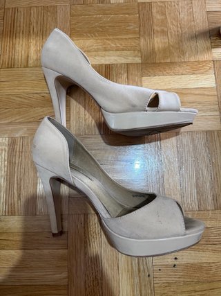 Zapatos de tacón beige