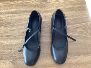 Zapatos de tacón Camper negros