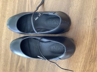 Zapatos de tacón Camper negros