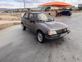 Peugeot 205 1988