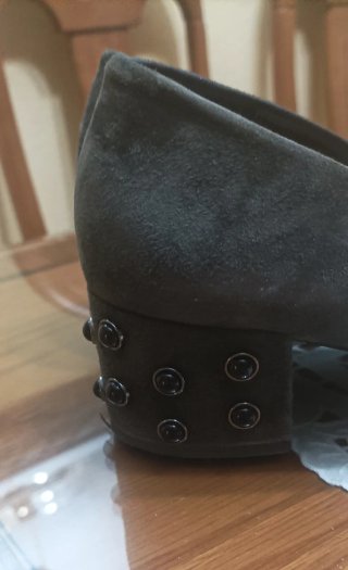 Zapatos de salón gris antracita